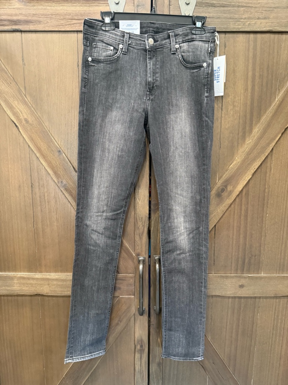 H&M Women's Skinny Jeans in Washed Black/Grey (31/32)
